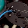 Profesionální ruční kleště řady PEW 9 pro konektory se smršťovací hadičkou.